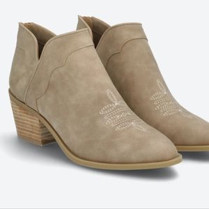 Dolce Vita Ankle Boots